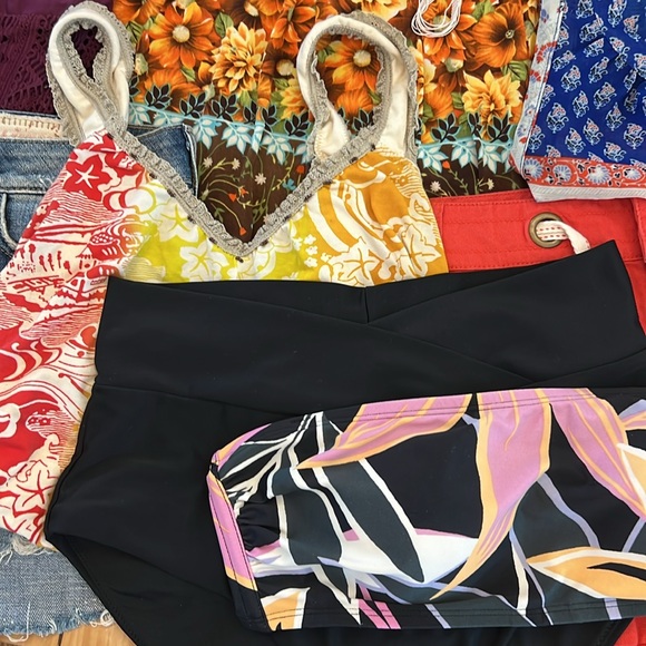 SUMMER SALE LOT ๐ Swimsuits/Coverups, Dresses, Tops/Bottoms 12 for $125 - Picture 2 of 10